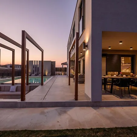 Carlotta 비지나다